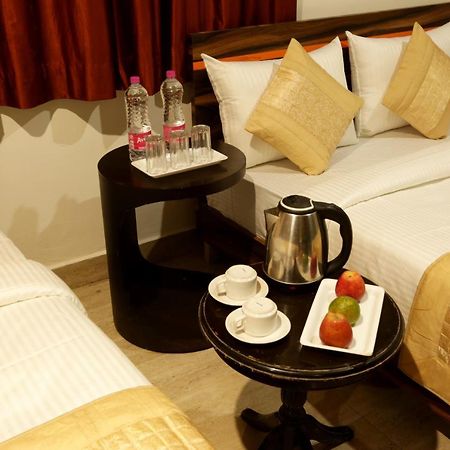 Hotel Classic Plaza At Delhi Airport Nuova Delhi Esterno foto