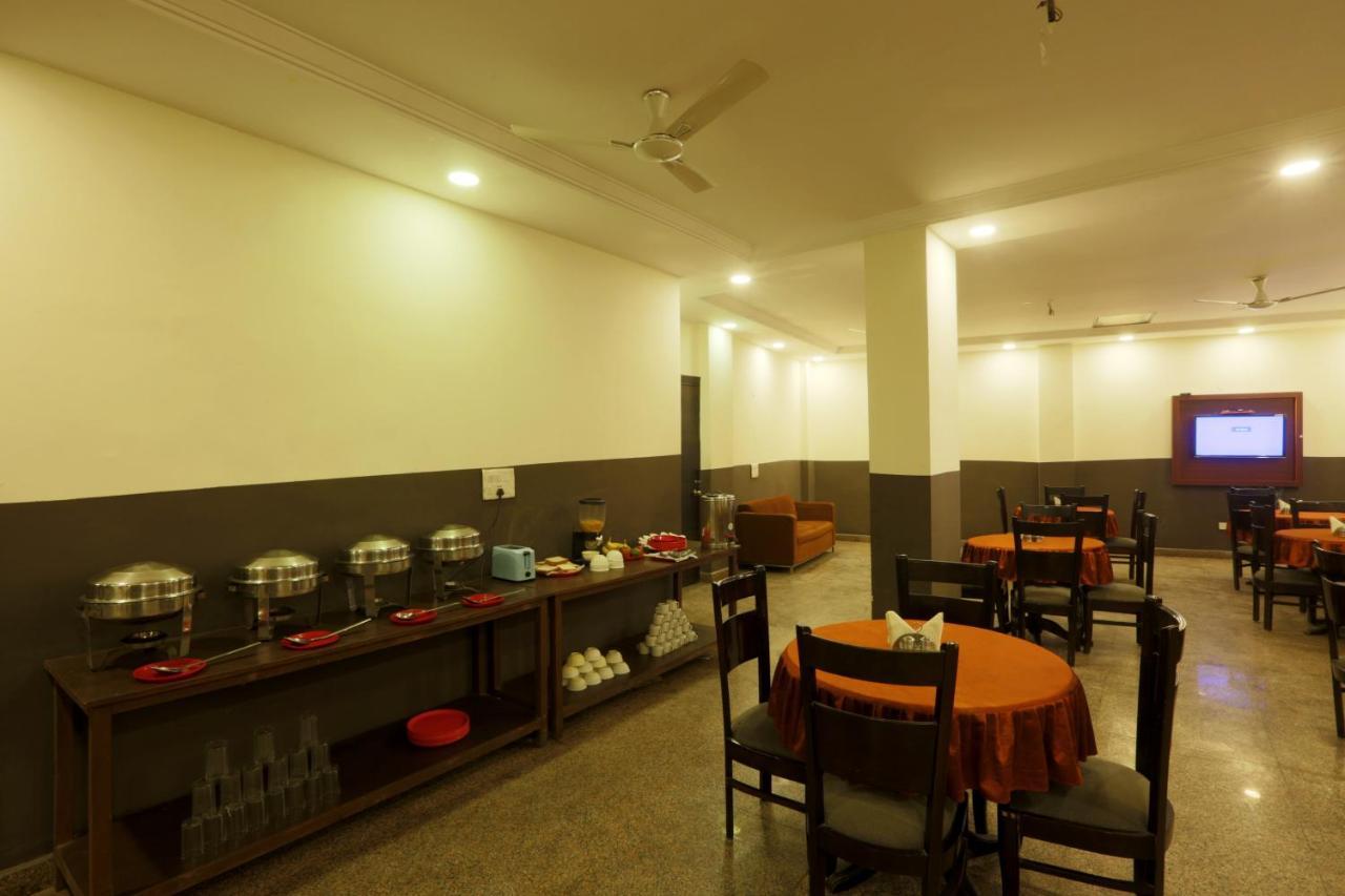 Hotel Classic Plaza At Delhi Airport Nuova Delhi Esterno foto